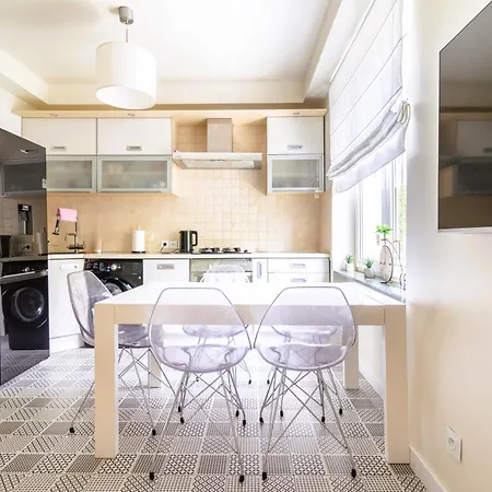 Renovated 3 Apt. Near Polin/oldtown Διαμέρισμα