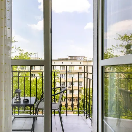 Apartment Renovated 3 Apt. Near Polin/oldtown