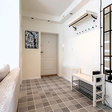 Renovated 3 Apt. Near Polin/oldtown Διαμέρισμα *
