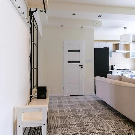 아파트 Renovated 3 Apt. Near Polin/oldtown